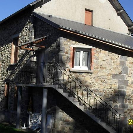 Gite A La Ferme Pres Vulcania-Gr89 La Goutelle Exterior foto